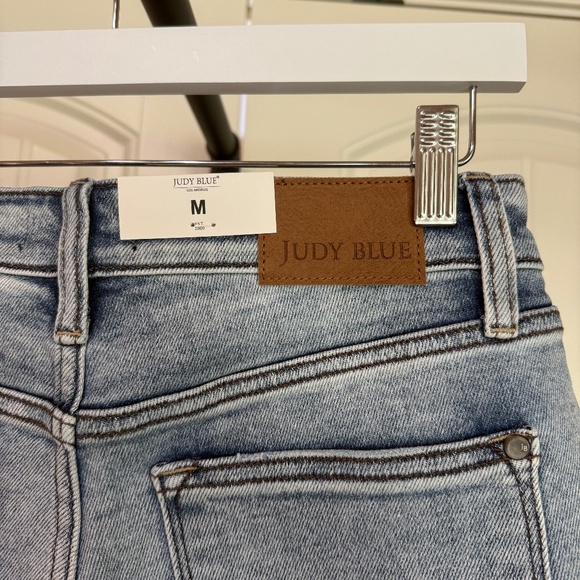 Judy Blue Shorts - Picture 4 of 6